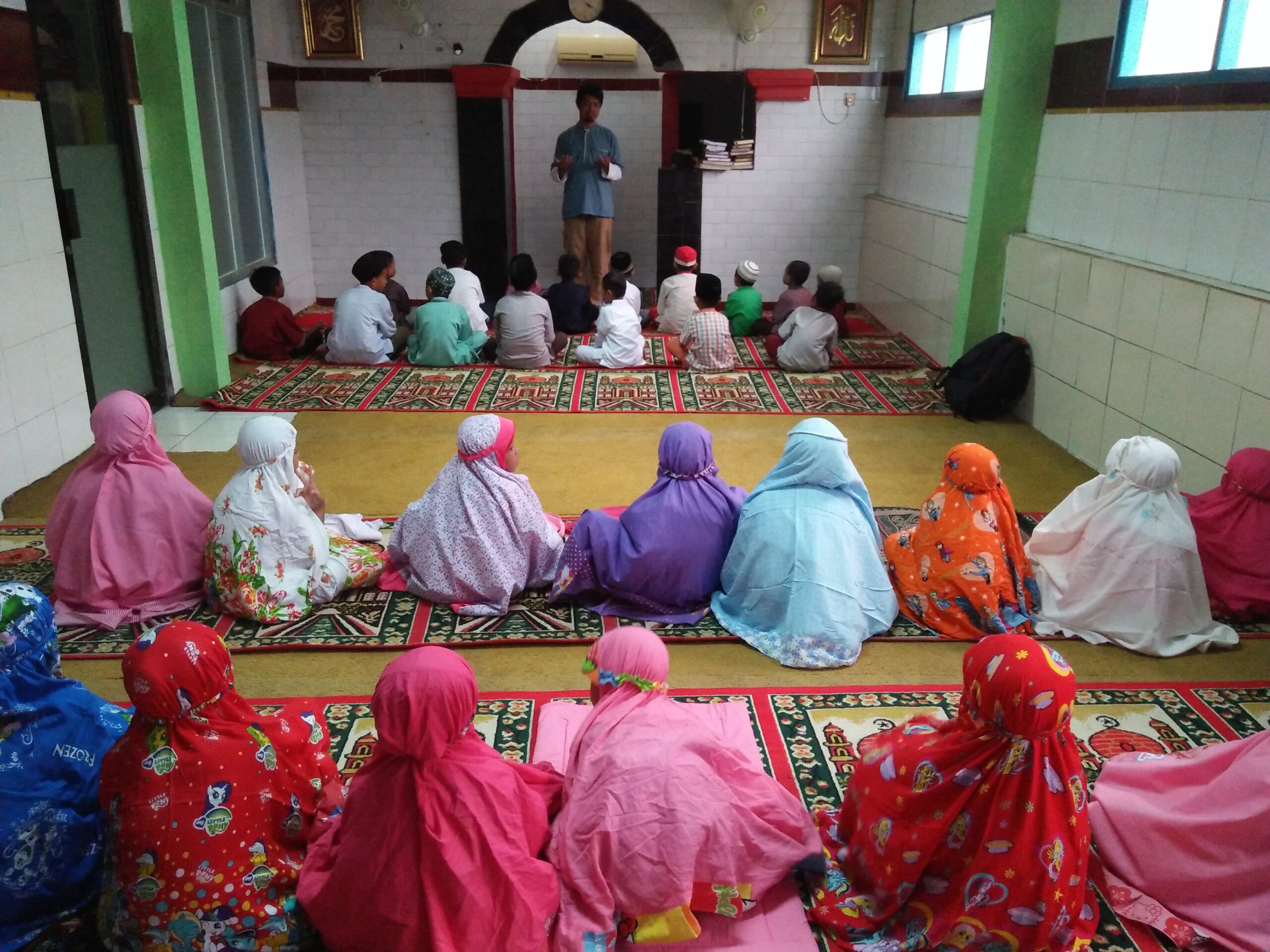 Santri Assyukur Istiqomah Senantiasa Sholat Maghrib Berjama'ah Sebelum Pulang