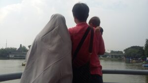 Peran Ayah dalam menjaga anak agar tidak bermaksiat kepada Allah Swt