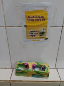 Ide Kebaikan yang tercecer (bagian 1 : Menaruh minyak wangi di Masjid)