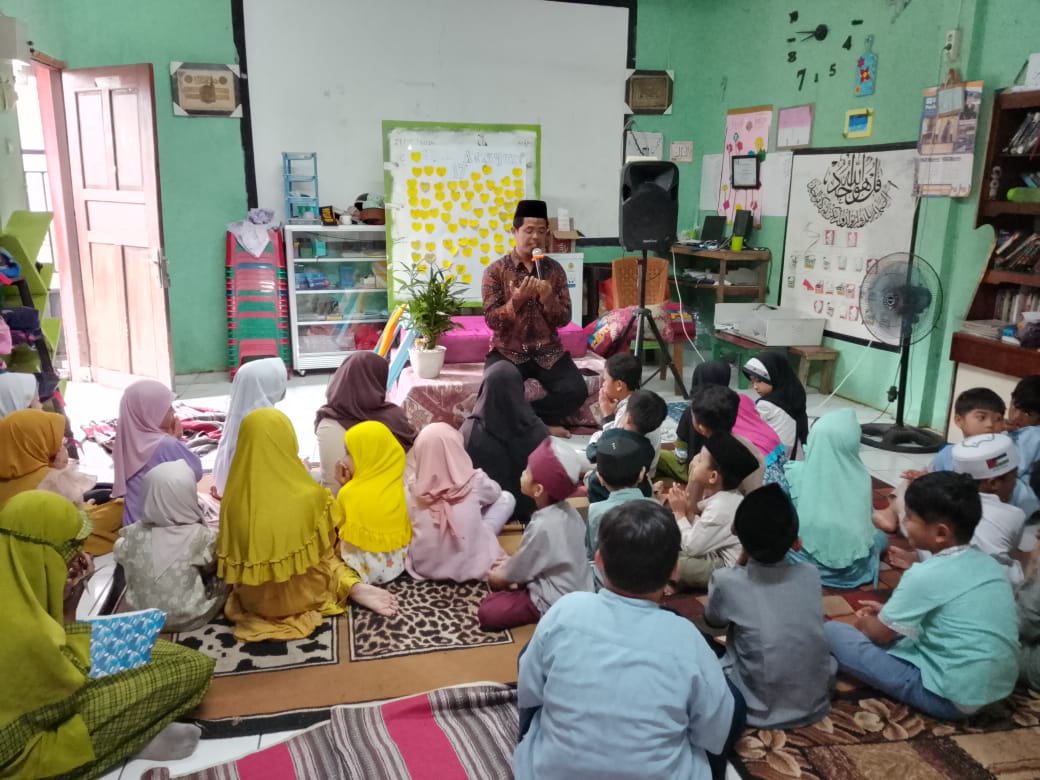 edukasi berbakti kepada kedua orang tua dalam rangka memperingati hari ayah nasional