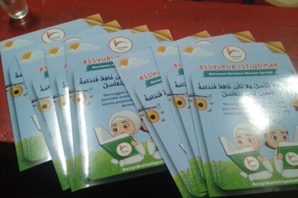 Pembagian hasil belajar santri Assyukur Istiqomah
