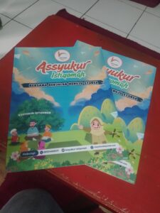 Pembagian hasil belajar santri Assyukur Istiqomah